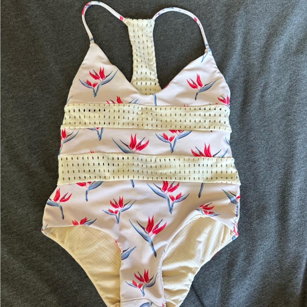 Acacia Honey. Little girls. Great condition. Size XL.